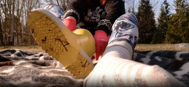 Gummistiefel, Socken, Fußsohlen